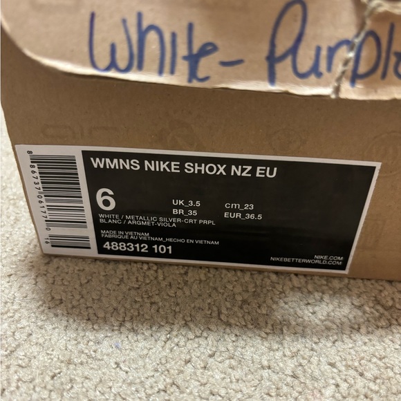 Women’s Nike Shox Size 6.0 - Picture 2 of 5